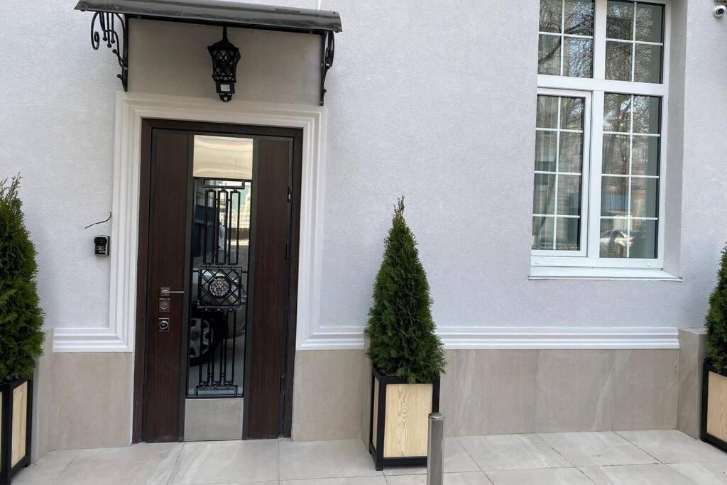 Apartamento Hidden Gem With Its Own Private Entry At Lypky Kiev Exterior foto
